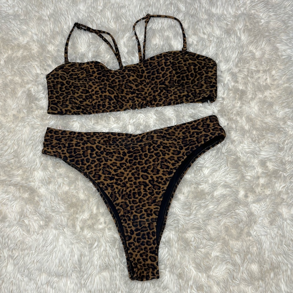 KENDALL + KYLIE 2 Pieces Highwaist Swimsuit size Large